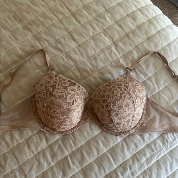 Victoria's Secret Lace Lined Demi Bra - Cream - Picture 1 of 2